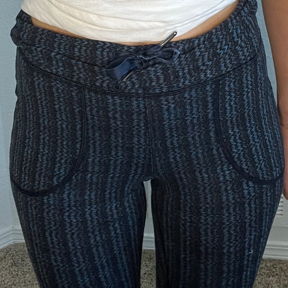 Lululemon Skinny Groove High waisted legging - Picture 3 of 4